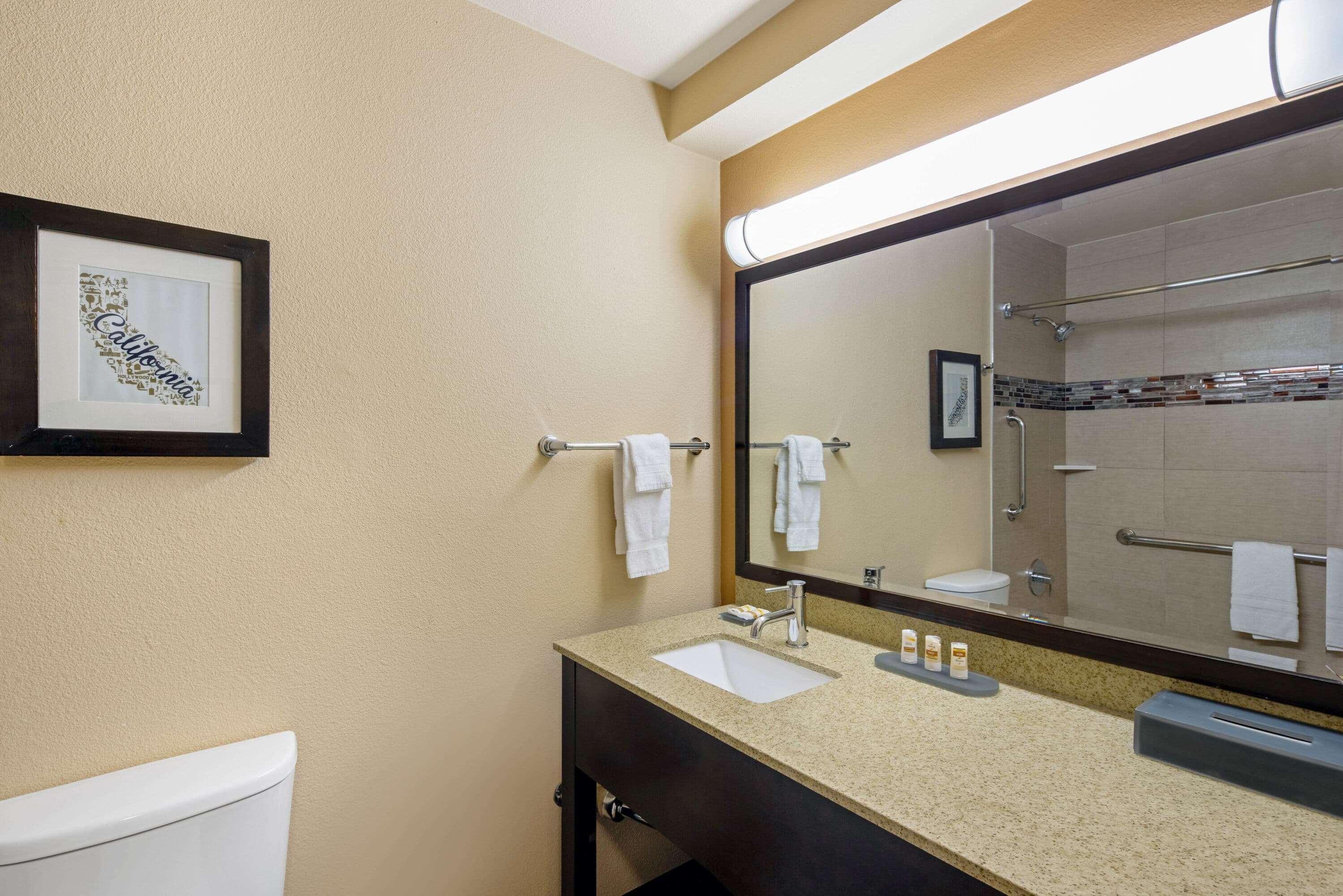 University Inn & Suites Berkeley Buitenkant foto